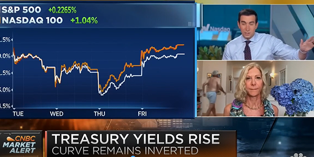 Kadın konuğun arkasına dikkat! Ekonomi programında skandal görüntü
