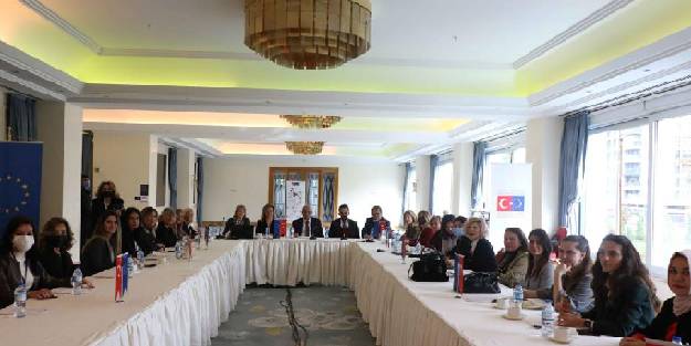 Kadın Kültür Evleri değerlendirme toplantısı yapıldı