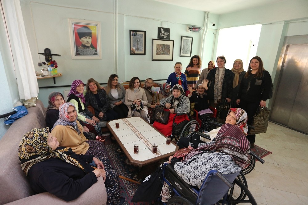 Kadın Meclisi 8 Mart ’Dünya Kadınlar Günü’nü kutladı 