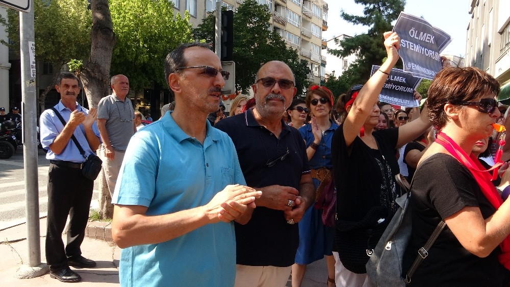 Kadın şiddetine karşı gerçekleştirilen yürüyüşe erkekler de destek verdi 