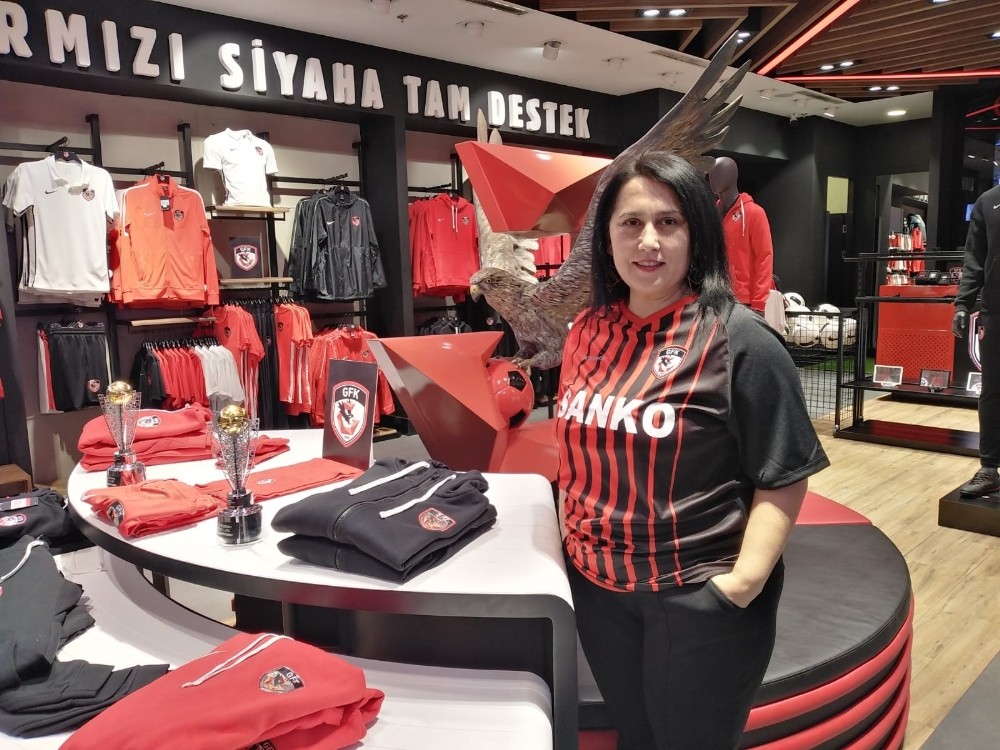Kadın Taraftarlar Derneği Başkanı Sırakaya’dan kadınları günü mesajı 