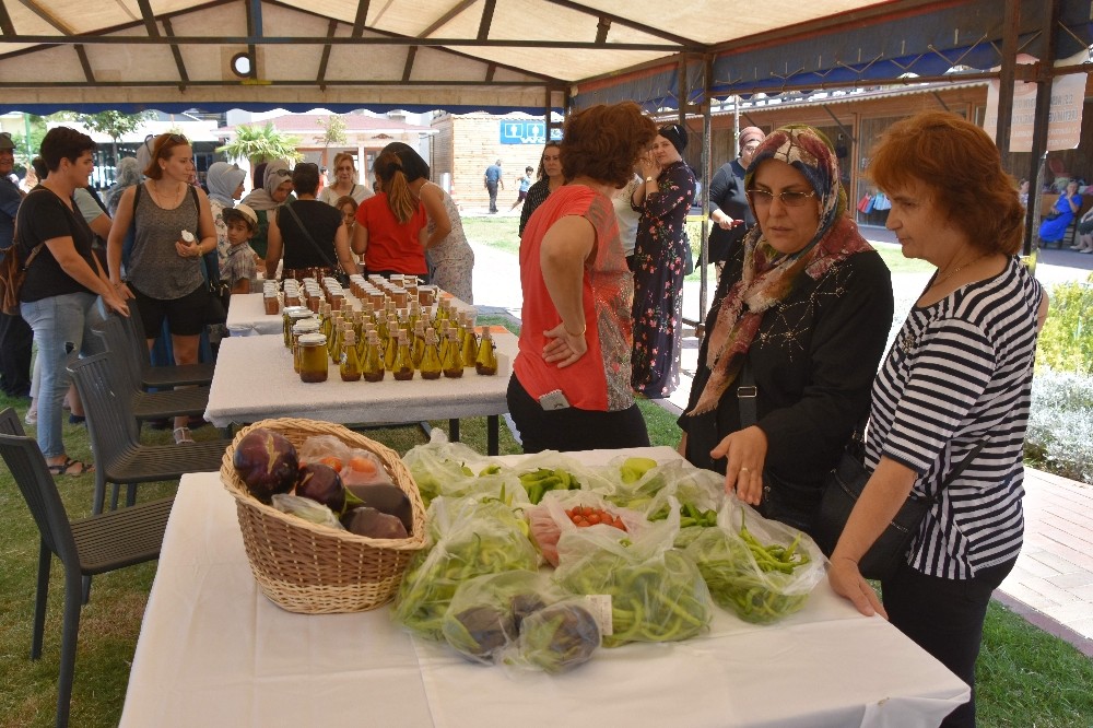 Kadın üreticilerin ilk doğal ürünleri satışa çıktı 