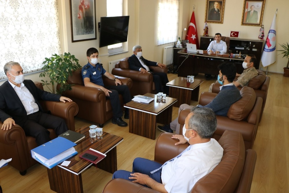 Kadına yönelik şiddete karşı toplandılar 