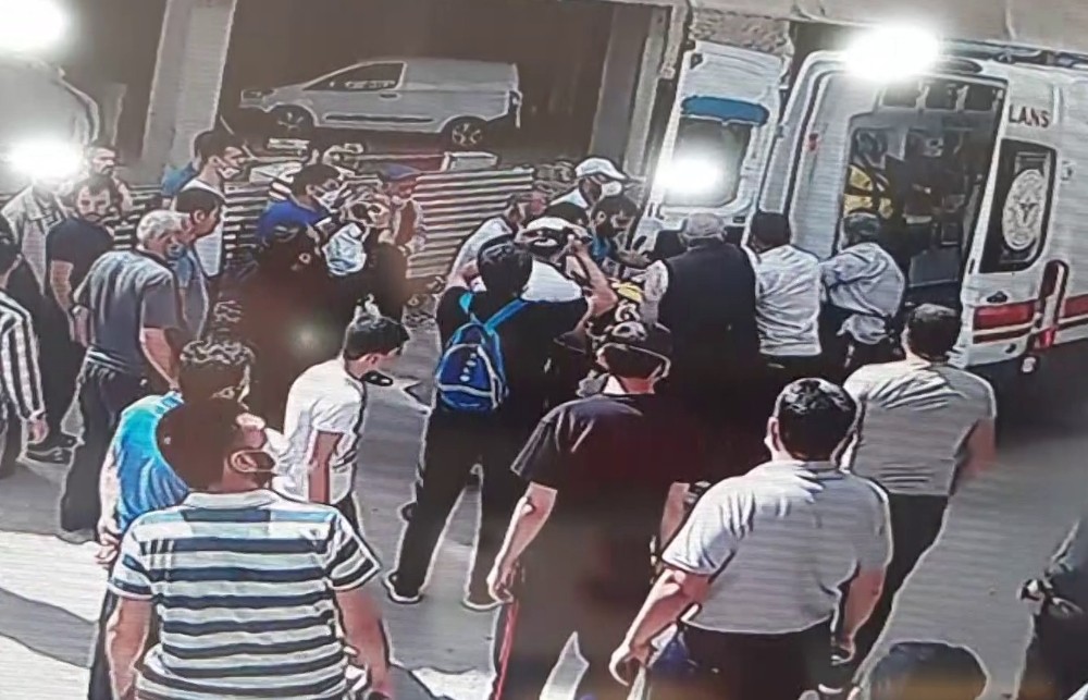 Kadının 4. kattan düşme anı kameralara yansıdı 