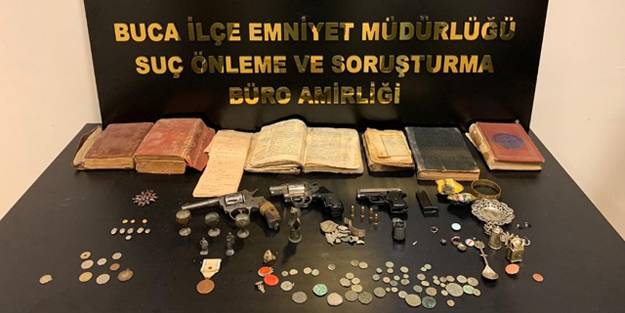 Kadının çantasından çıkanlar şoke etti!