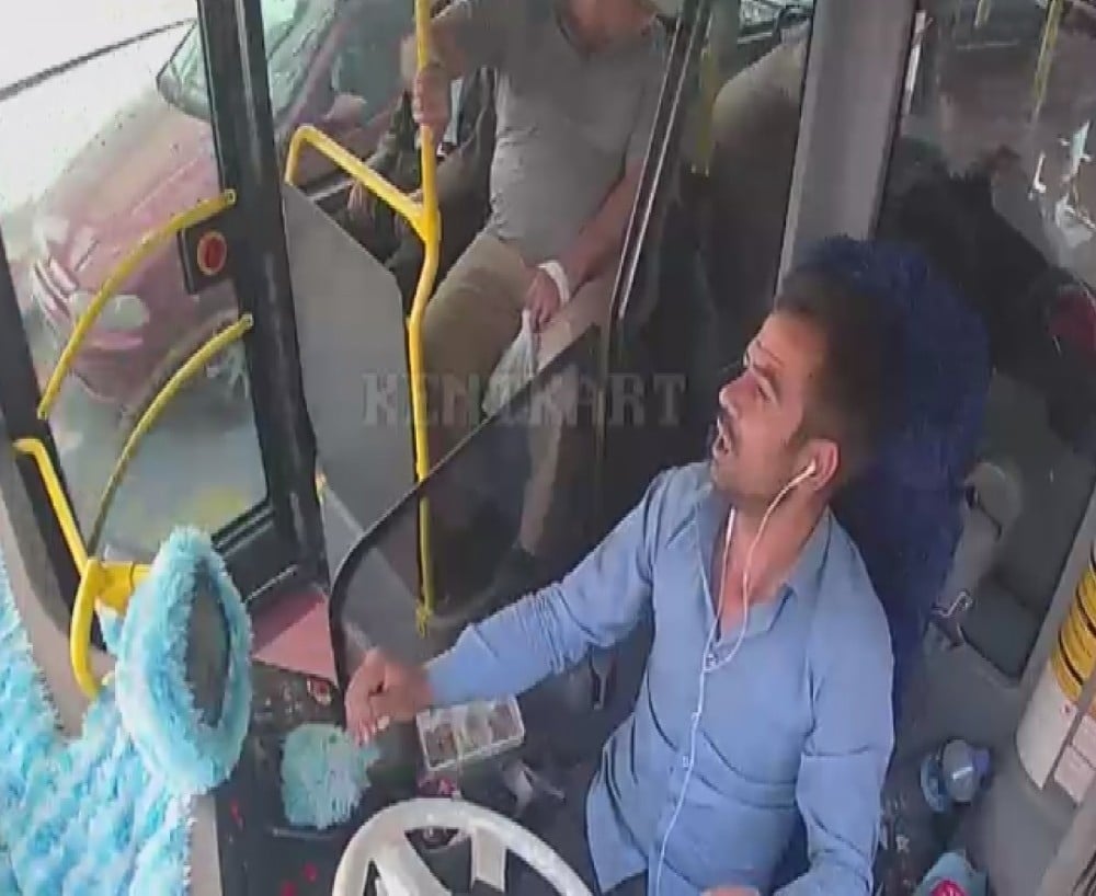 Kadının çırpınışlarına dayanamadı, yolcu dolu otobüsle yönünü hastaneye çevirdi 