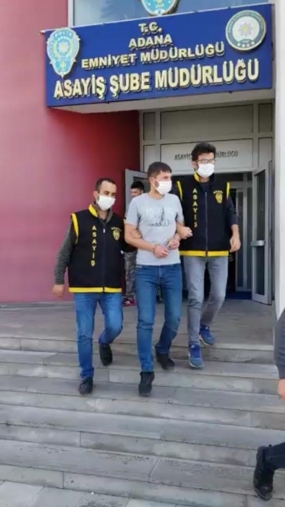 Kadının cüzdanını çalan zanlıyı pazarcı esnafı yakaladı 