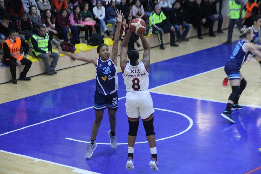 Kadınlar Basketbol Süper Ligi: Elazığ İl Özel İdare: 69 - İzmit Belediyespor: 87 