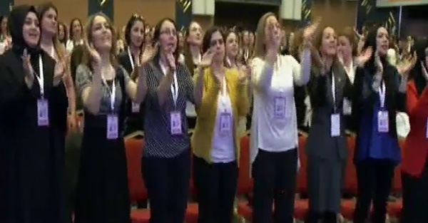 Kadınlar Erdoğan'ın o sözlerini ayakta alkışladı