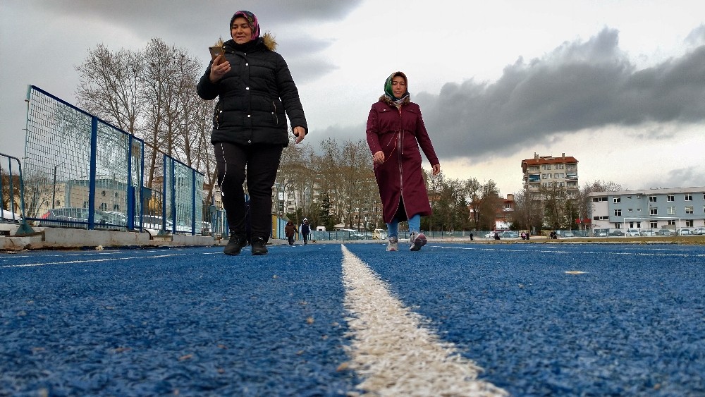 Kadınlar, sağlıklı yaşam için yürüyor 