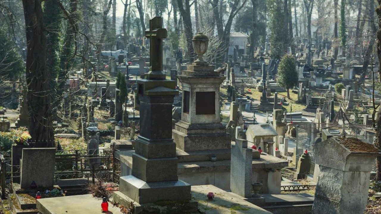 Kadınlar şeytanla anlaştı: Köydeki 50 erkek peş peşe öldü!