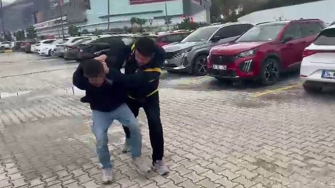 Kadınlar tuvaletindeki sapık böyle yakalandı! Maymun gibi yürüttüler