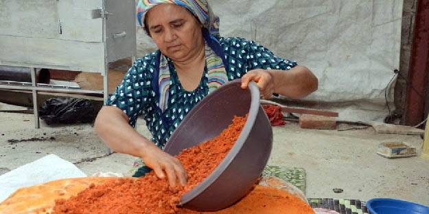 Kadınlar, yardımlaşma geleneğini sürdürüyor