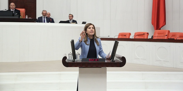 'Kadınlara uygulanan yasaklar Ak Parti ile son buldu'