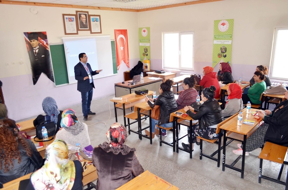 Kadınlara Yönelik Uygulamalı Girişimcilik Eğitimi 