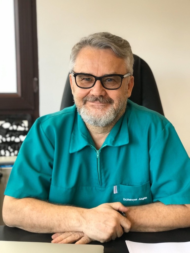 Kadınlarda dudak dolgusuna talep artıyor 