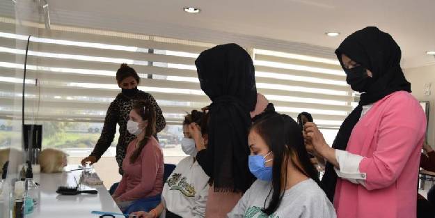 Kadınlardan kuaförlük kursuna büyük ilgi