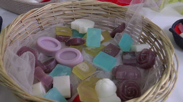 Kadınlardan yüzde 100 doğal temizlik ürünleri