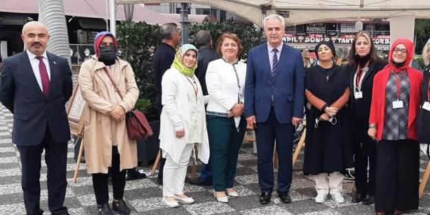 Kadınların el emeği ürünleri görücüye çıktı