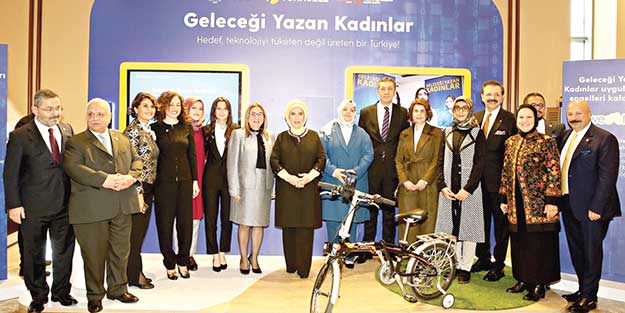 “Kadınsız dijital dönüşüm eksik bir gelecek demektir”