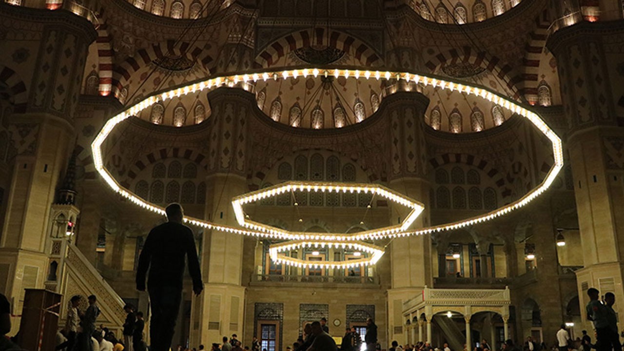 Kadir Gecesi’nde hangi ibadetler yapılmalı?