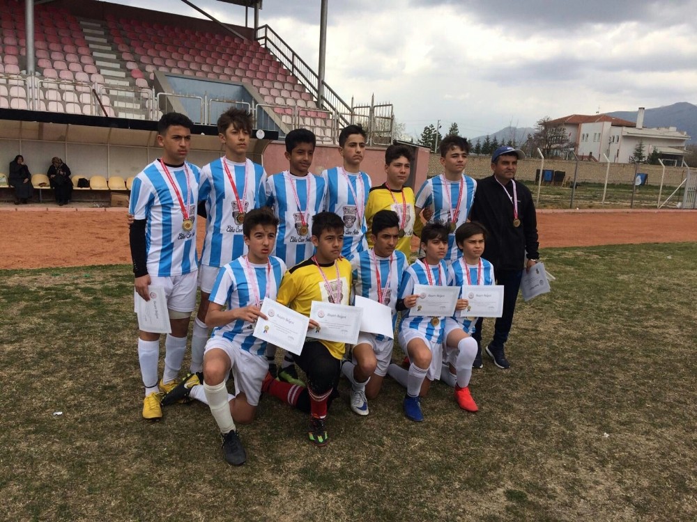 Kadir Has Orta Okulu yarı finale yükseldi 