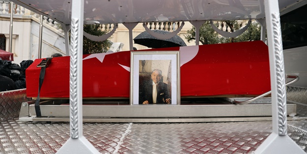 Kadir Topbaş son yolculuğuna uğurlandı