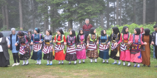 Kadırga Otçular Yayla Şenliği büyük katılımla gerçekleşti
