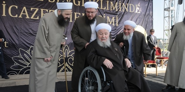 Kadiri şeyhi olduğu iddia edilen Cübbeli Ahmet Hoca'dan ilk açıklama!