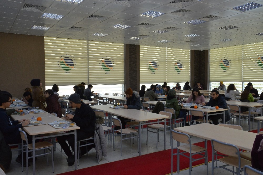KAEÜ’de öğrenciler için yeni yemekhane açıldı 