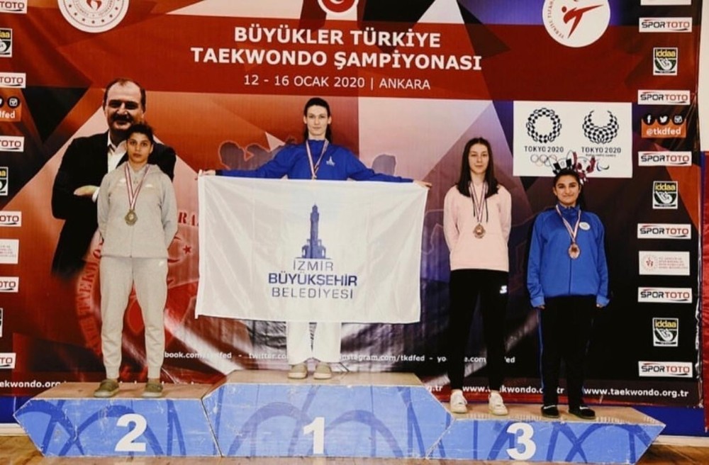KAEÜ’si öğrencileri, Taekwondo Şampiyonasından Madalyalarla Döndü 