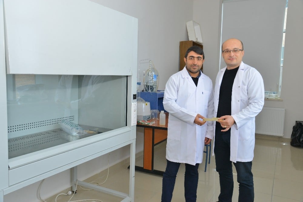 KAEÜ’si öğretim görevlileri atık balık derilerinden jelatin elde etti 