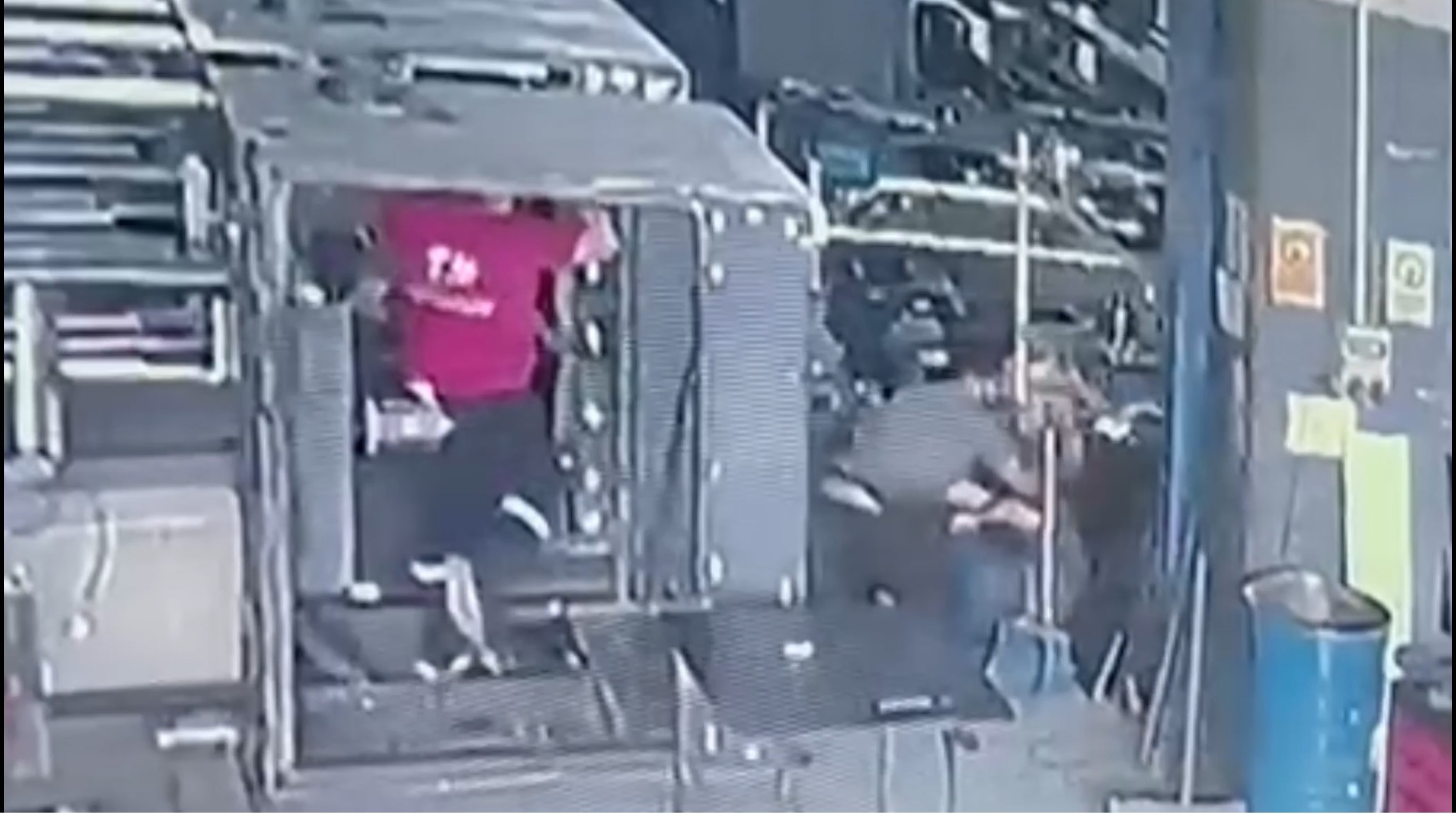 Kafa atarak arkadaşını öldürdü