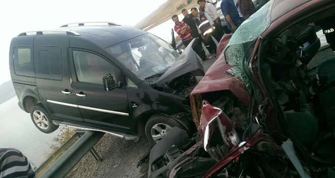 Kafa kafaya çarpıştılar: 2 ölü, 3 yaralı