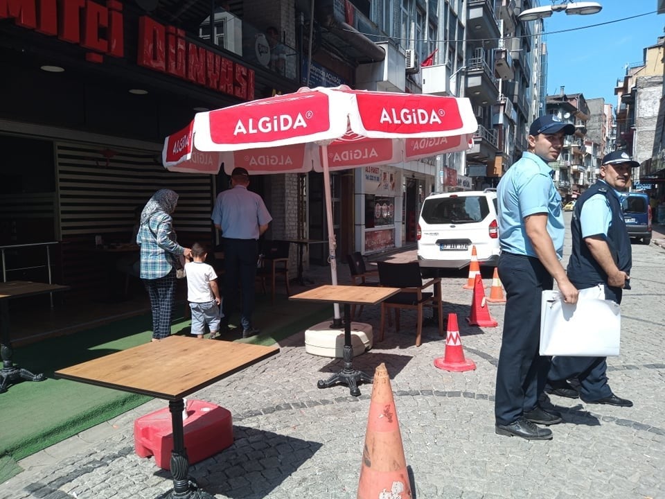 Kafe ve çay ocaklarına sabah baskını 