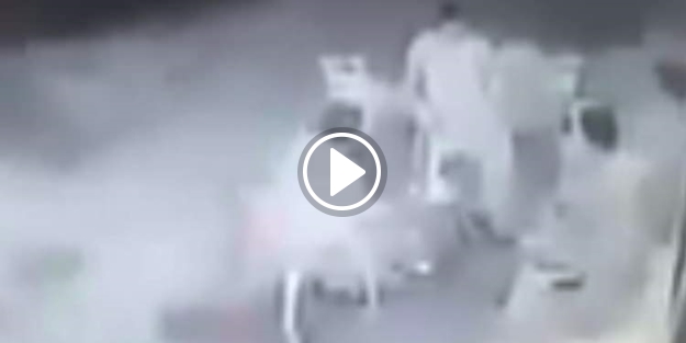 Kafede oturan sivillere bombalı saldırı!