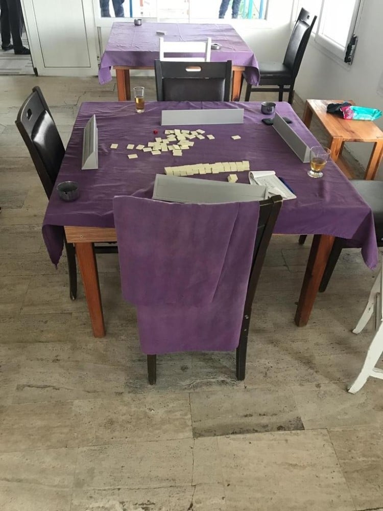Kafede oyun oynatan bir kişi jandarma ekiplerince yakalandı 