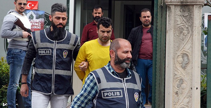 Kafede patronunu öldüren zanlı yakalandı