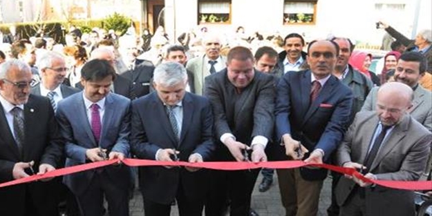 Kafirler istemese de, DİTİB Fatih Camii ibadete açıldı