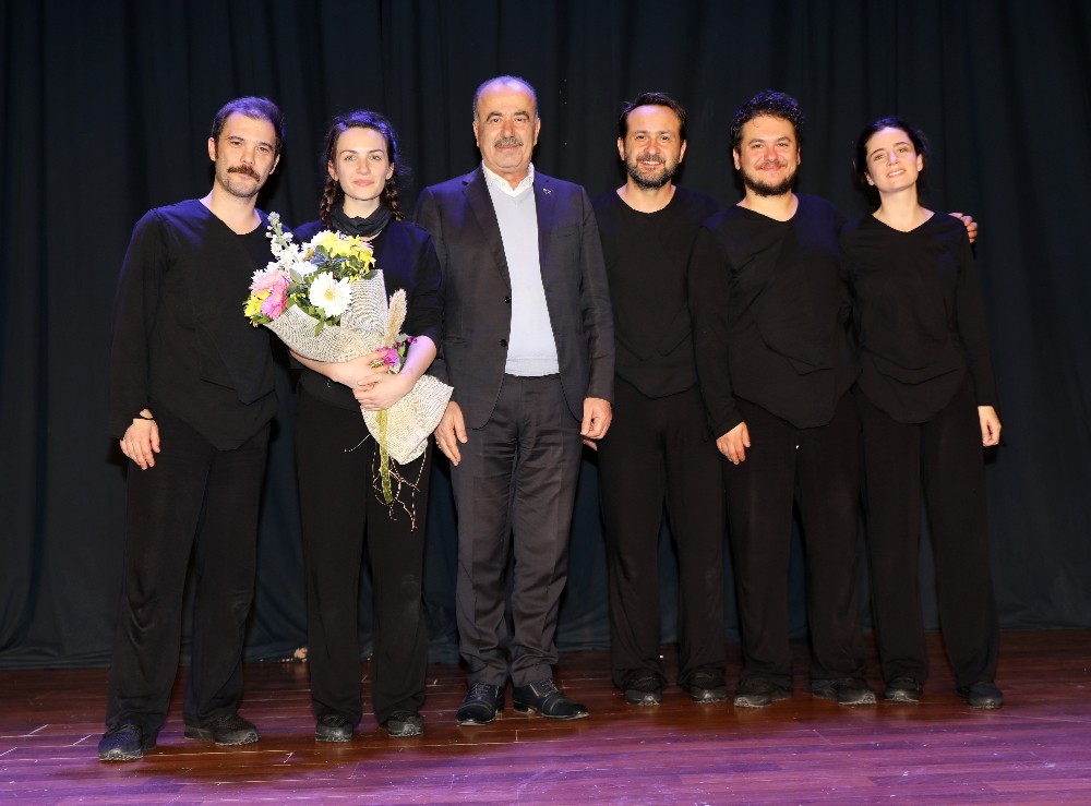Kafkas Tebeşir Dairesi Mudanya’da sahnelendi 