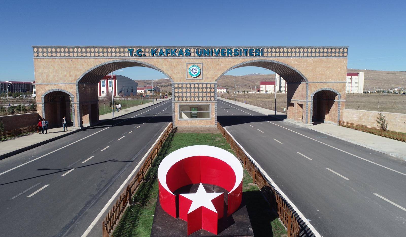 Kafkas Üniversitesi öğretim üyeleri alıyor