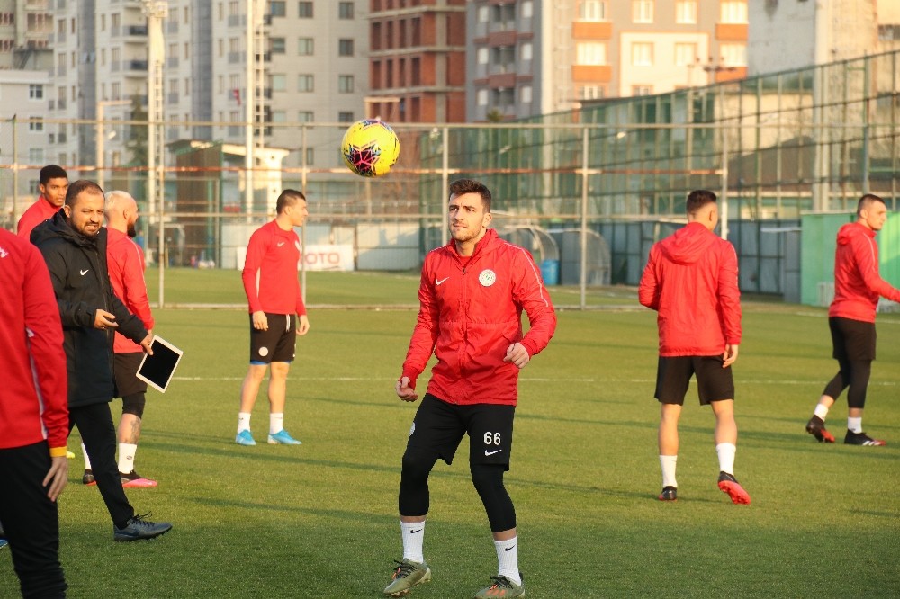 Kağan Güçtekin: “Tek düşüncemiz Rizespor’u nasıl daha başarılı yaparız” 
