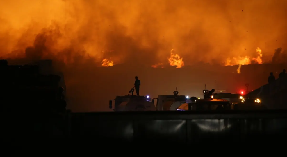 Kağıt fabrikasında yangın