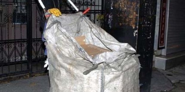 Kağıt toplama arabasından çıkan şoke etti