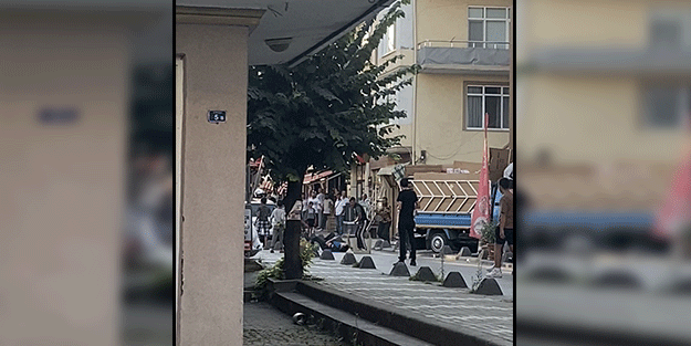 Kağıt toplayıcılar Kocaeli'de dehşet saçtı! Zabıtayı dövdüler... O anlar kamerada