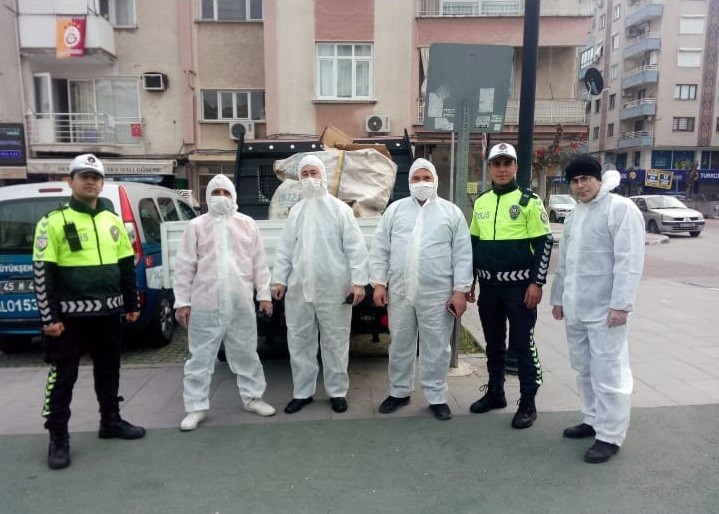 Kağıt toplayıcılarına korona virüs bilgilendirmesi 