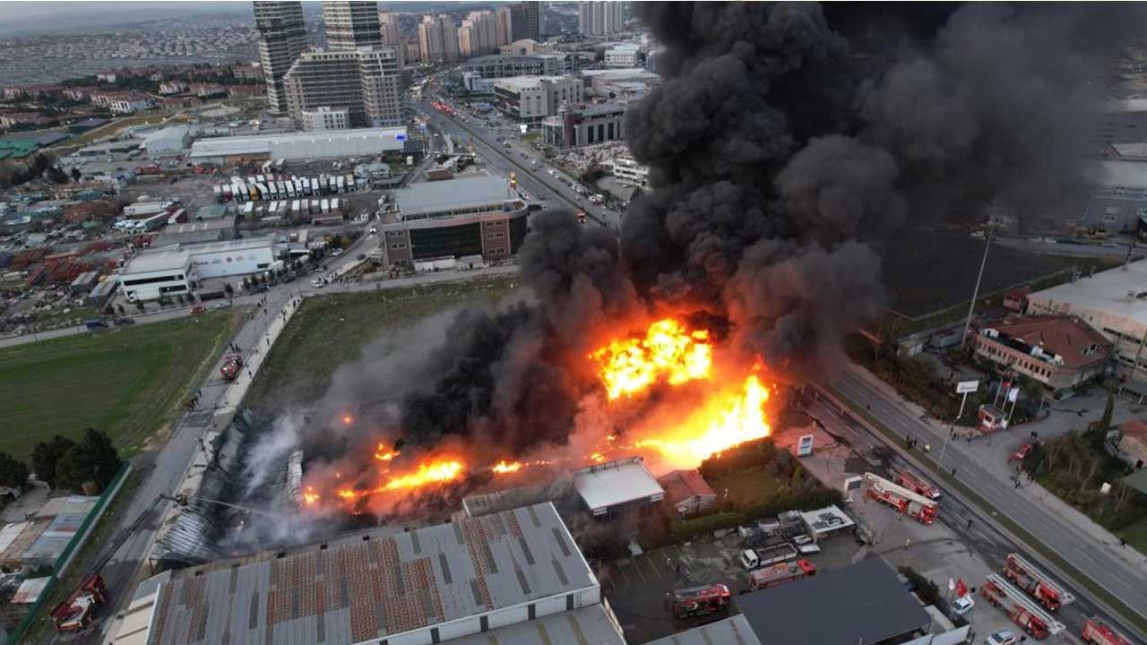 Büyükçekmece'de fabrika yangını