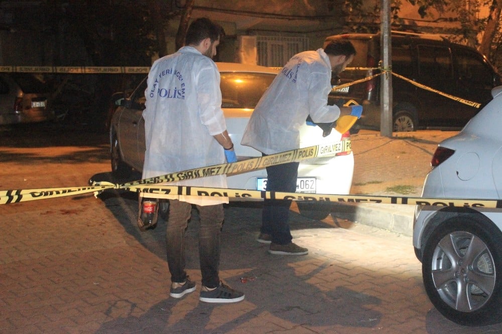 Kağıthane’de bir kişi çarşaf giyerek silahlı saldırı yaptı: 1 yaralı 