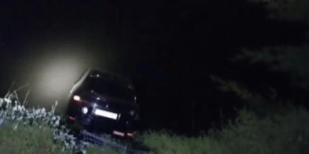 Kağıthane'de dereye yuvarlanan otomobildeki çift yaralandı