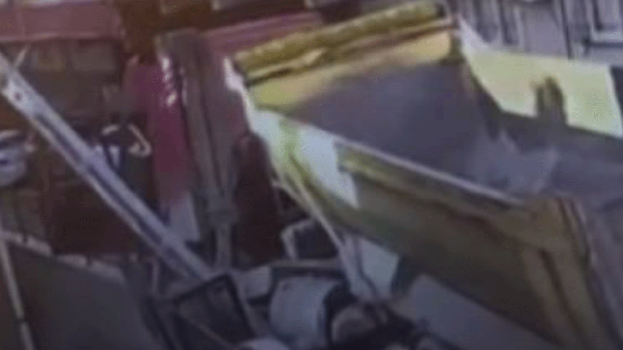 Kağıthane'de feci kaza: 4 metreden aşağı düştü!